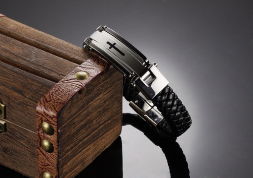 Кожаный браслет Everiot SP-MJ-15018 с пластиной и крестом оптом